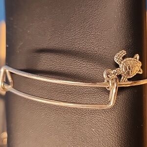 Silver Tone Turtle Charm Wire Bangle Bracelet Minimalist Sea Turtle Bracelet